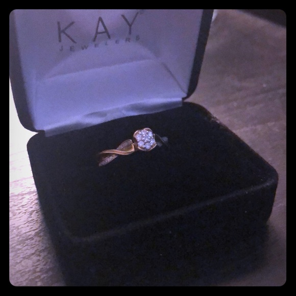 Diamond ring - Picture 1 of 3